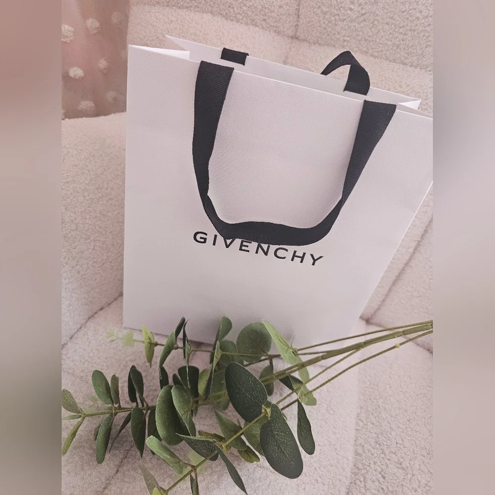 Givenchy bundle: Paper bag, box, bottles and 💄💋 - Picture 3 of 13
